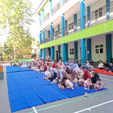 Mahanis “Ngaji Penak” di MI Modern Al Azhary, Semarakkan Maulid Nabi dengan Semangat Meneladani Keluarga Rasulullah