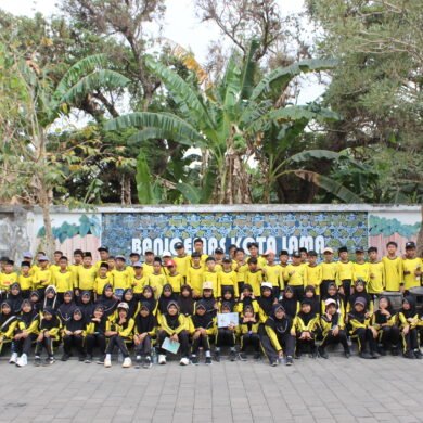 Menelusuri Jejak Sejarah Banyumas: Outing Class Kelas 5 dan 6 MI Modern Al Azhary Jelajahi Kota Lama Banyumas, Melihat Proses Pembuatan Batik, dan Menelusuri Sejarah Klenteng Tri Dharma